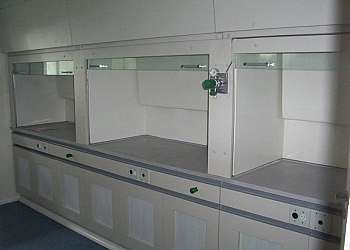 Capela de exaustão com lavador de gases Capela de exaustão com lavador de gases