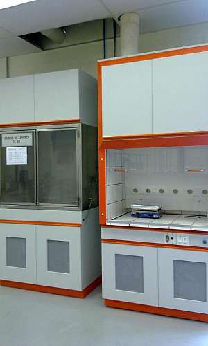 Capela de exaustão para laboratório Capela de exaustão para laboratório